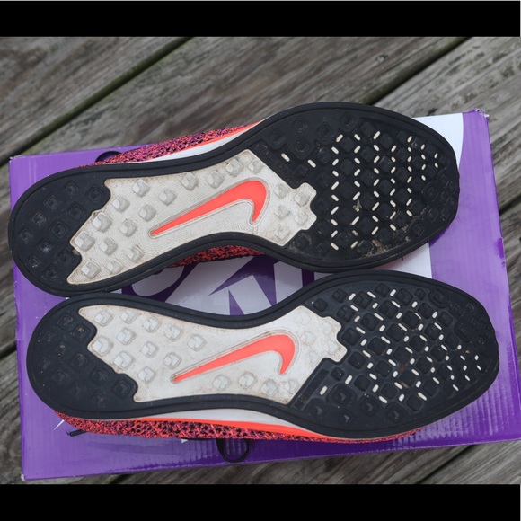 Nike Flyknit Racer Acia Berry Size 13 - Picture 7 of 10